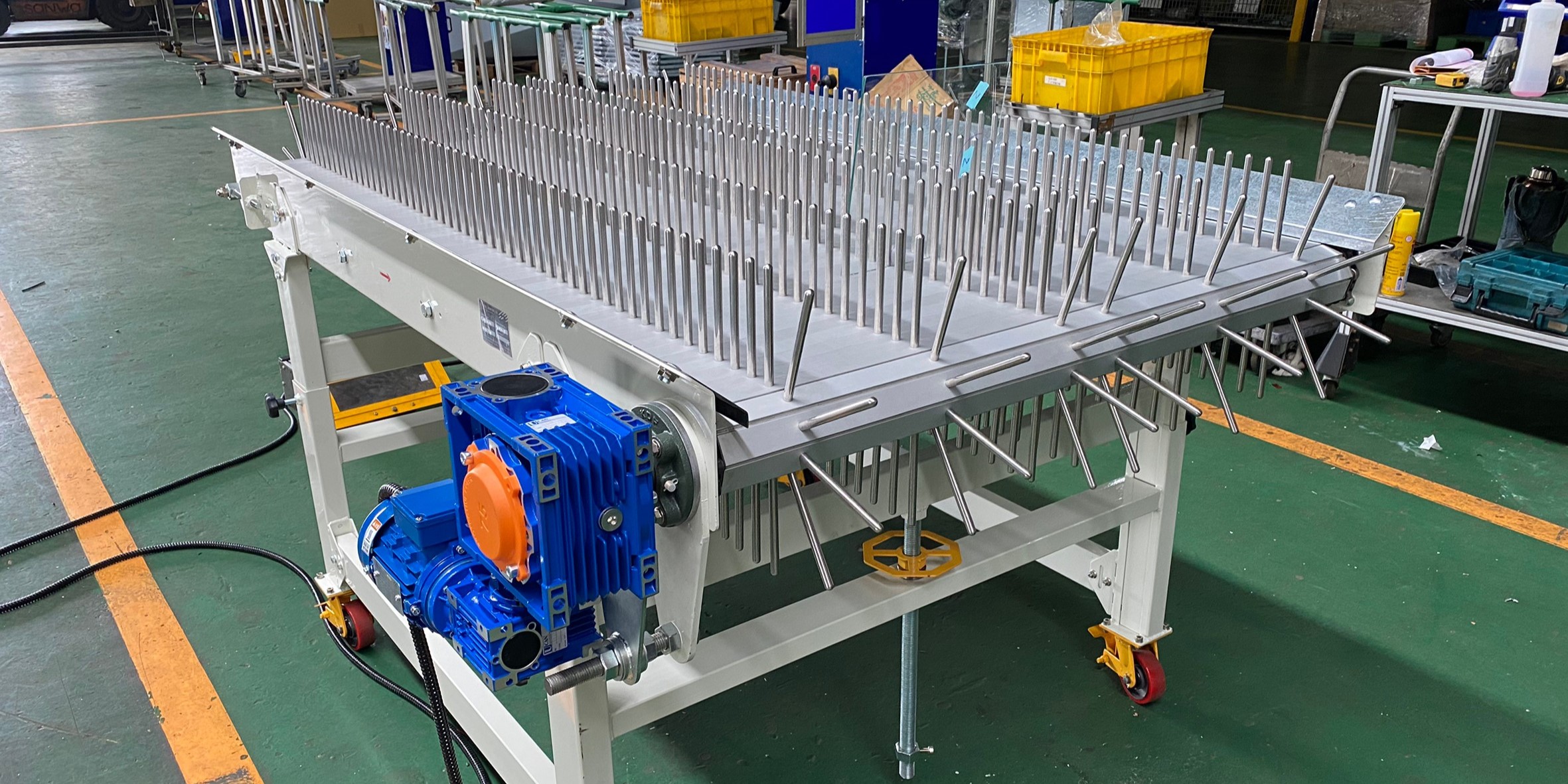 鋼板型鋁帶輸送帶輸送機 | Steel Plate Aluminum Belt Conveyor