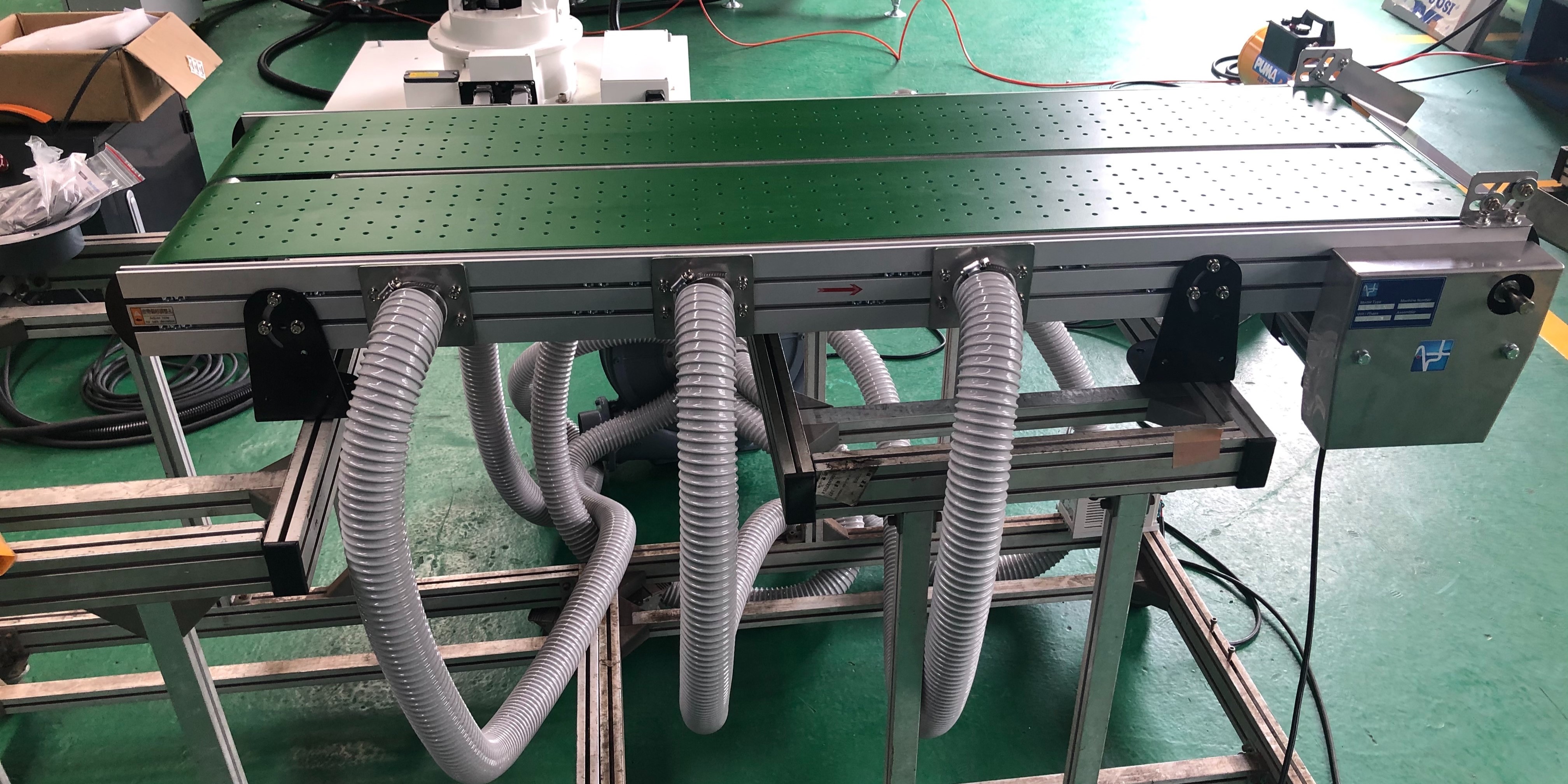 鋁擠型皮帶式平面吸風輸送帶輸送機 | Aluminum Extrusion Suction Conveyor