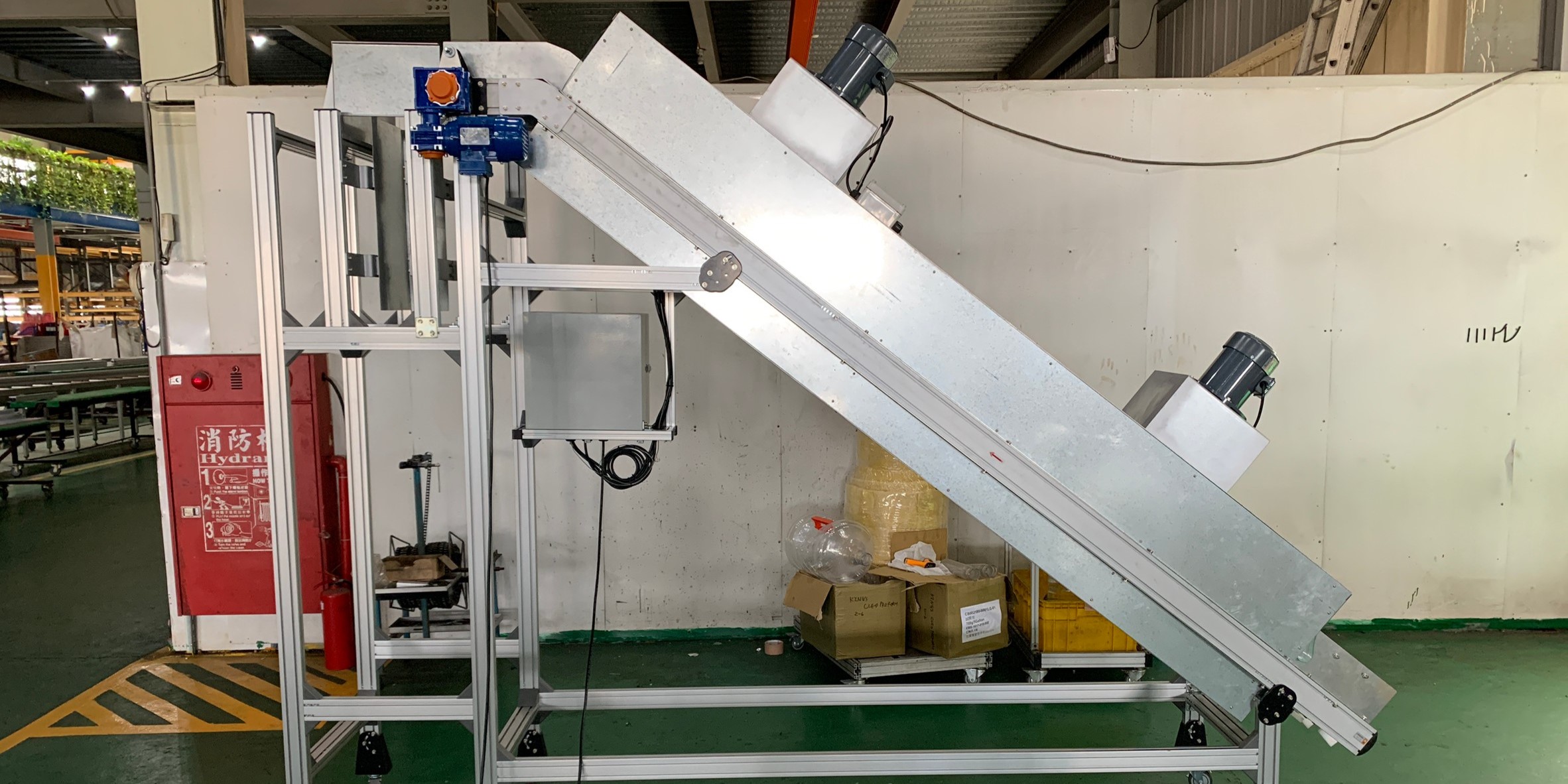 鋁擠型鍊條鵝首式輸送帶輸送機 | Chain Type Conveyor