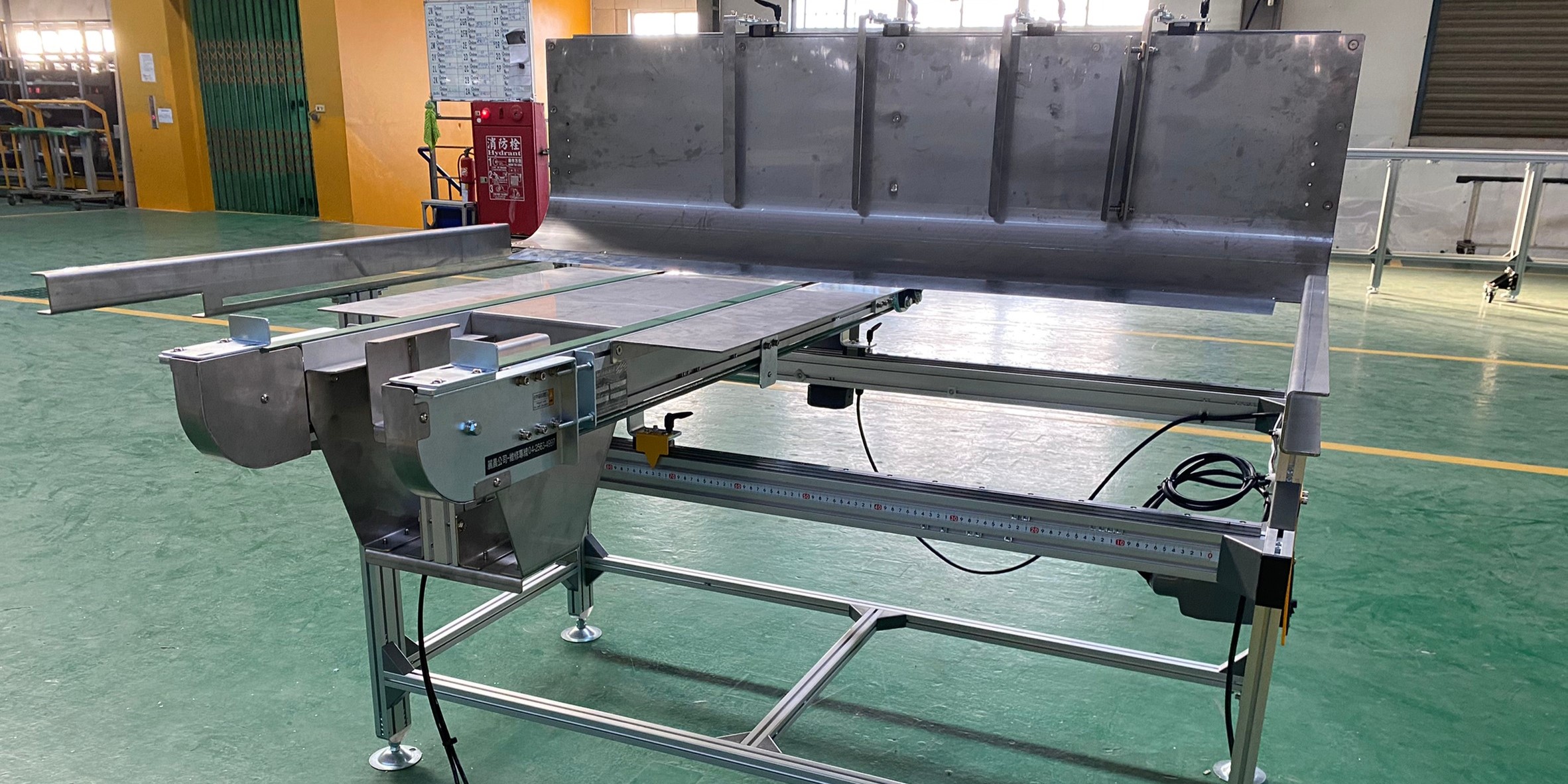 鋁擠型特殊雙皮帶升降輸送帶輸送機 | Special Double Belt Lifting conveyor