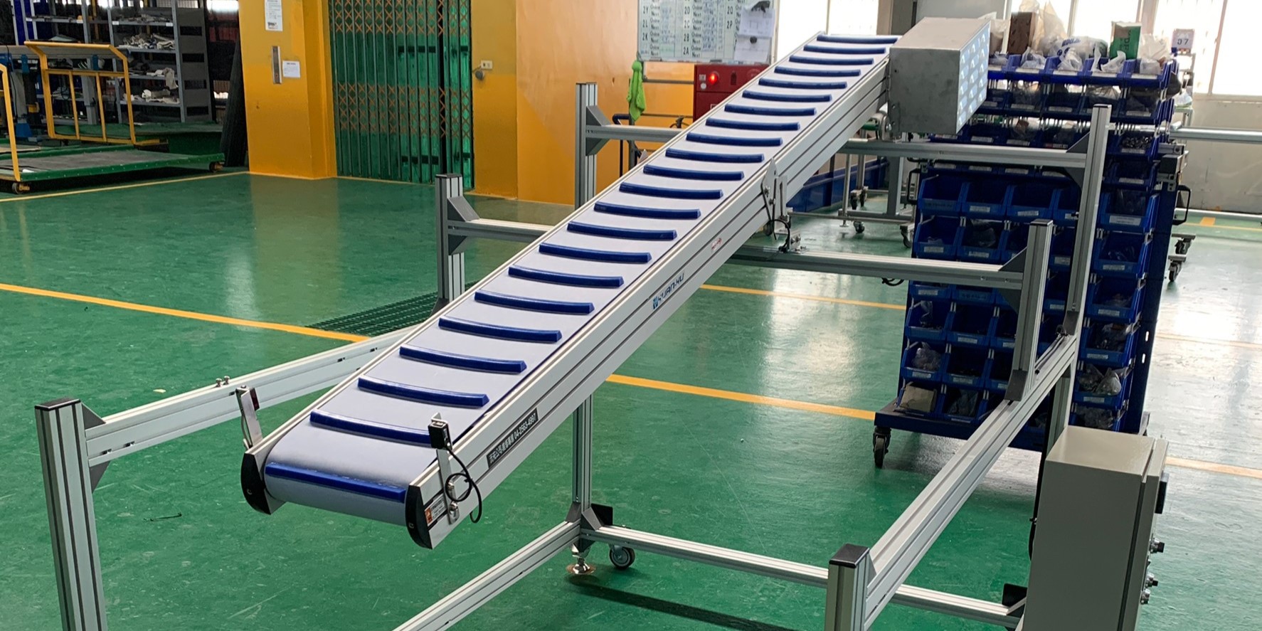 PU雙面紗爬坡式輸送帶輸送機 | PU Double Veil Climbing Conveyor