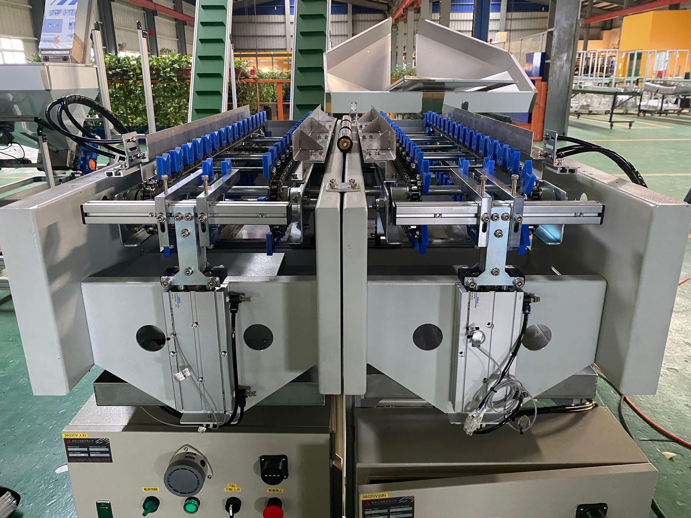 雙鍊條治具輸送機-麗晨輸送機自動化設備公司
