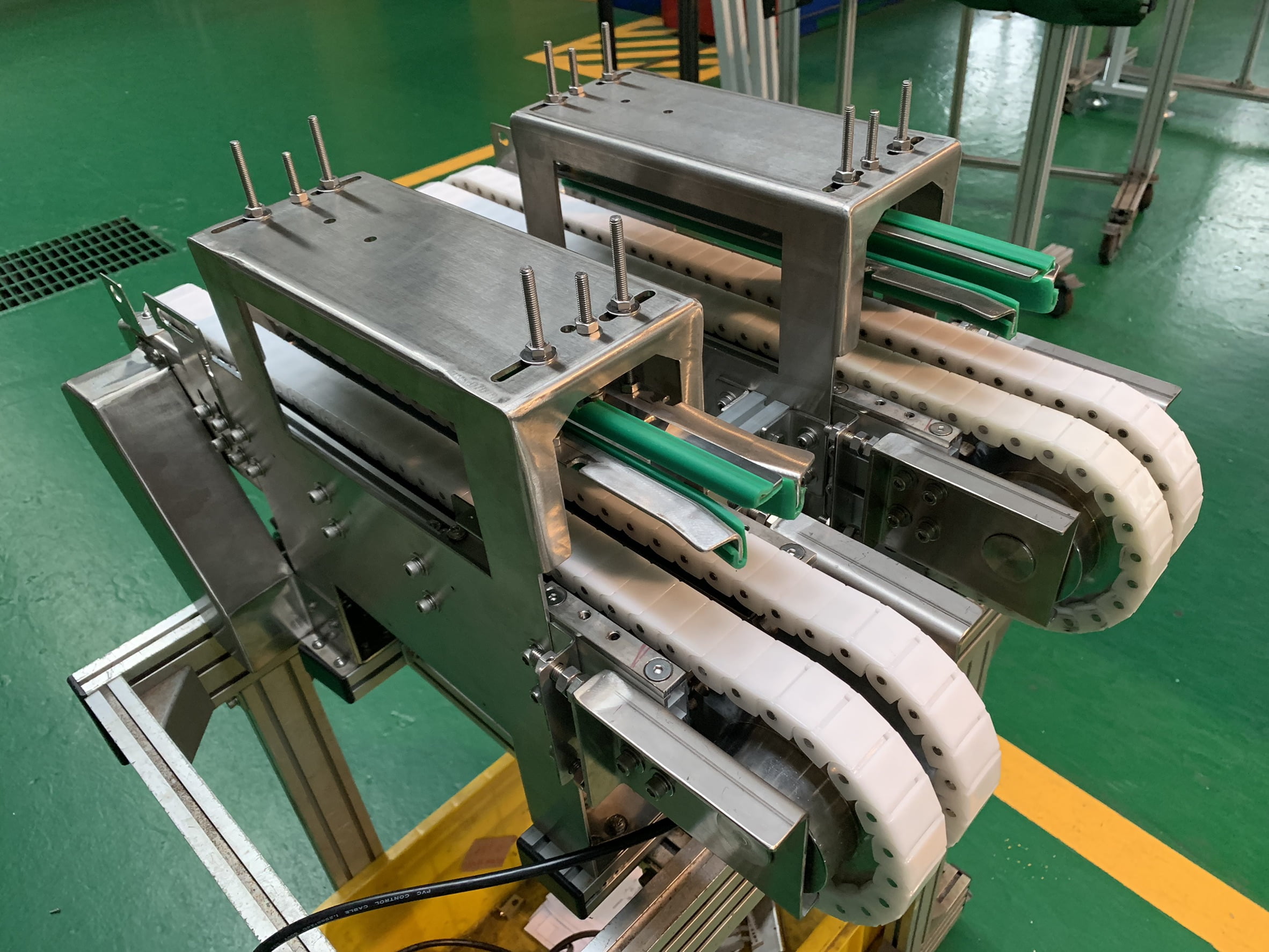 Aluminum extrusion special plastic chain conveyor belt- Lichen Conveyor Equipment Co., Ltd.