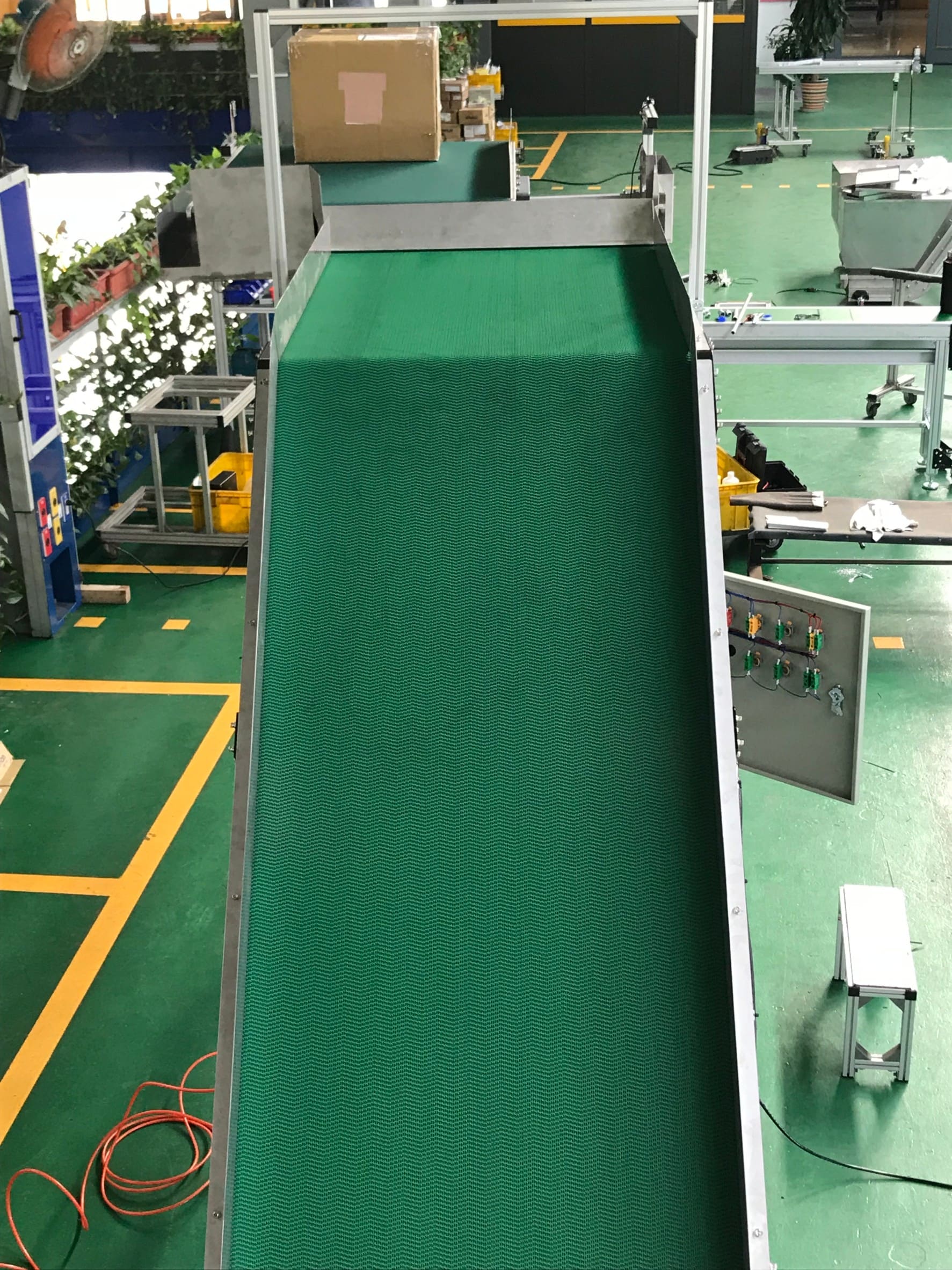 Aluminum Extrusion Belt Traverse Conveyor-Lichen Conveyor Equipment Co., Ltd.