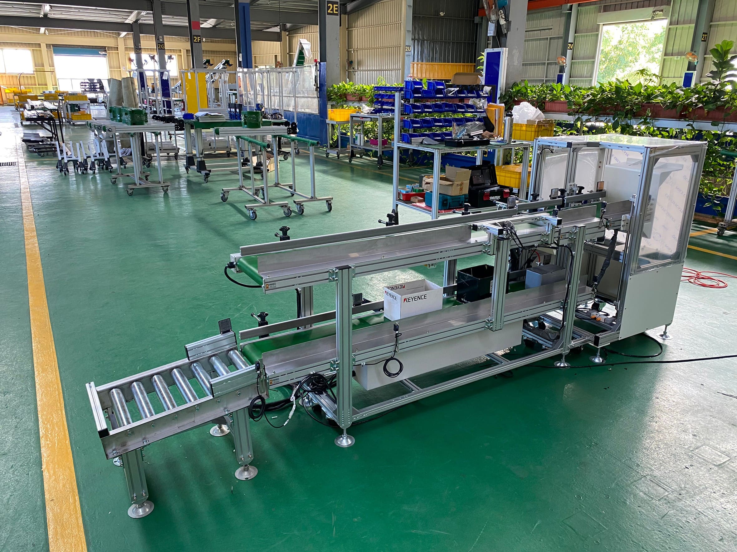 Aluminum extrusion flat belt lifting conveyor -Lichen Conveyor Automatic Equipment Co., Ltd.