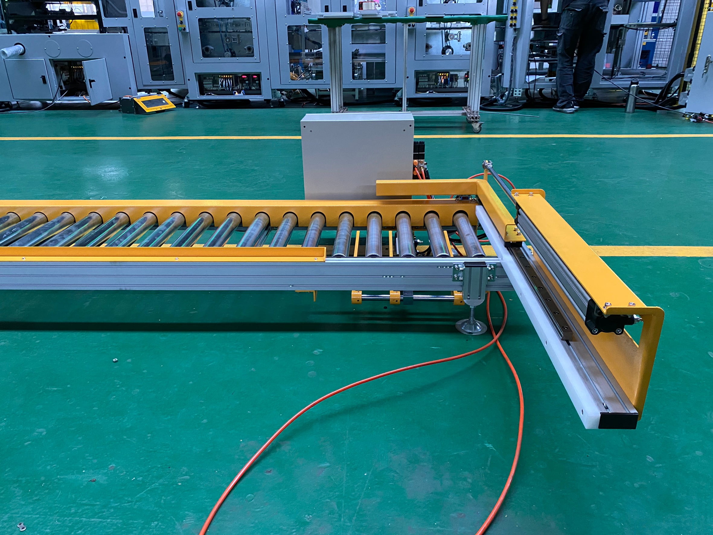 Power roller table for  conveying carton -Lichen Conveyor Automatic Equipment Co., Ltd.