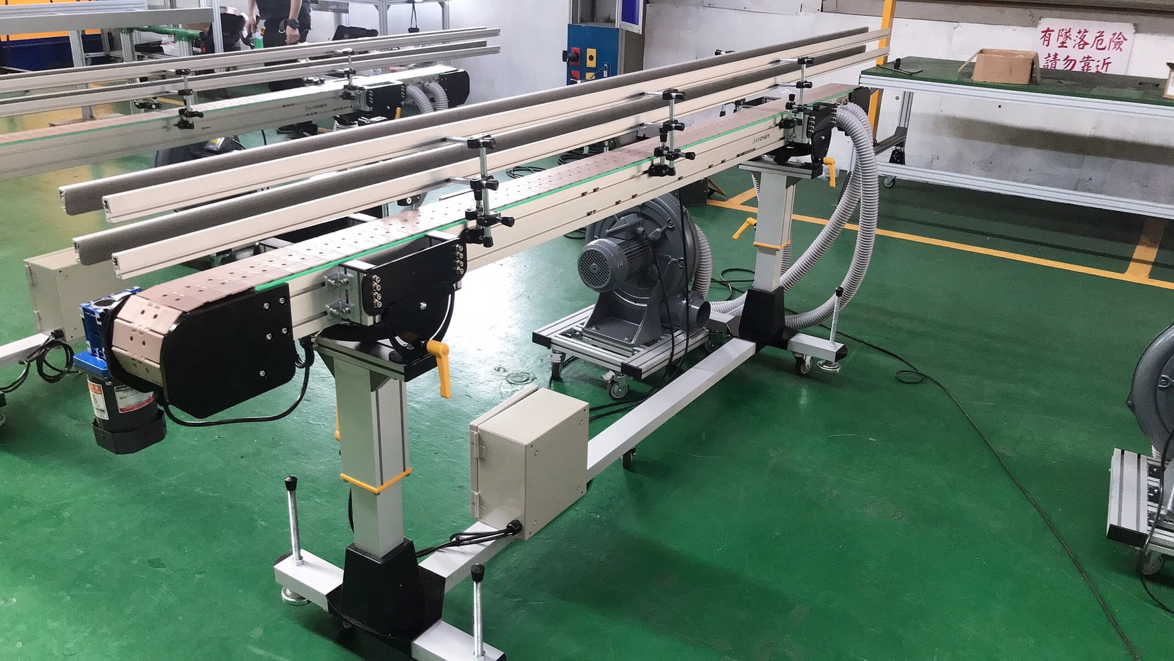 Aluminum extrusion suction type plastic roof belt conveyor-lichen conveyor automation equipment company