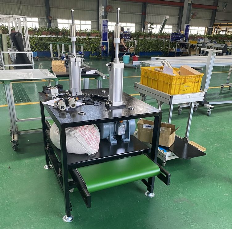 Vibration down pressure belt conveyor -Lichen Conveyor Automatic Equipment Co., Ltd.