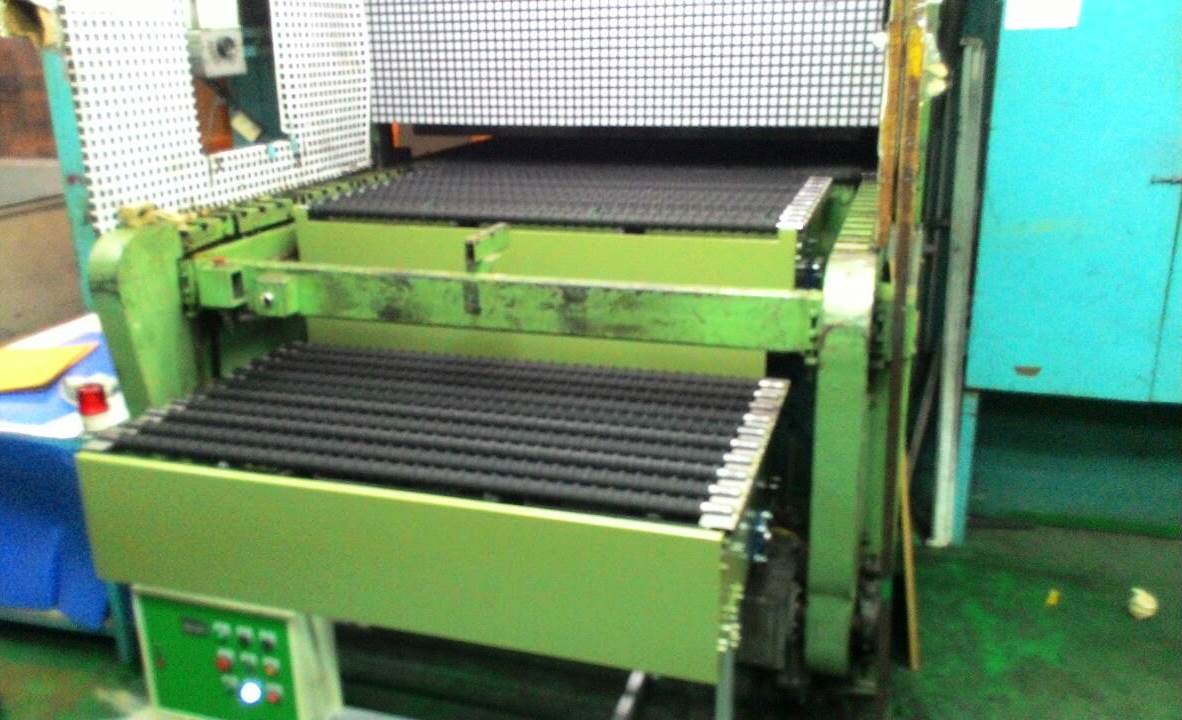 LI-CHEN’s conveyor  Glass transport machine