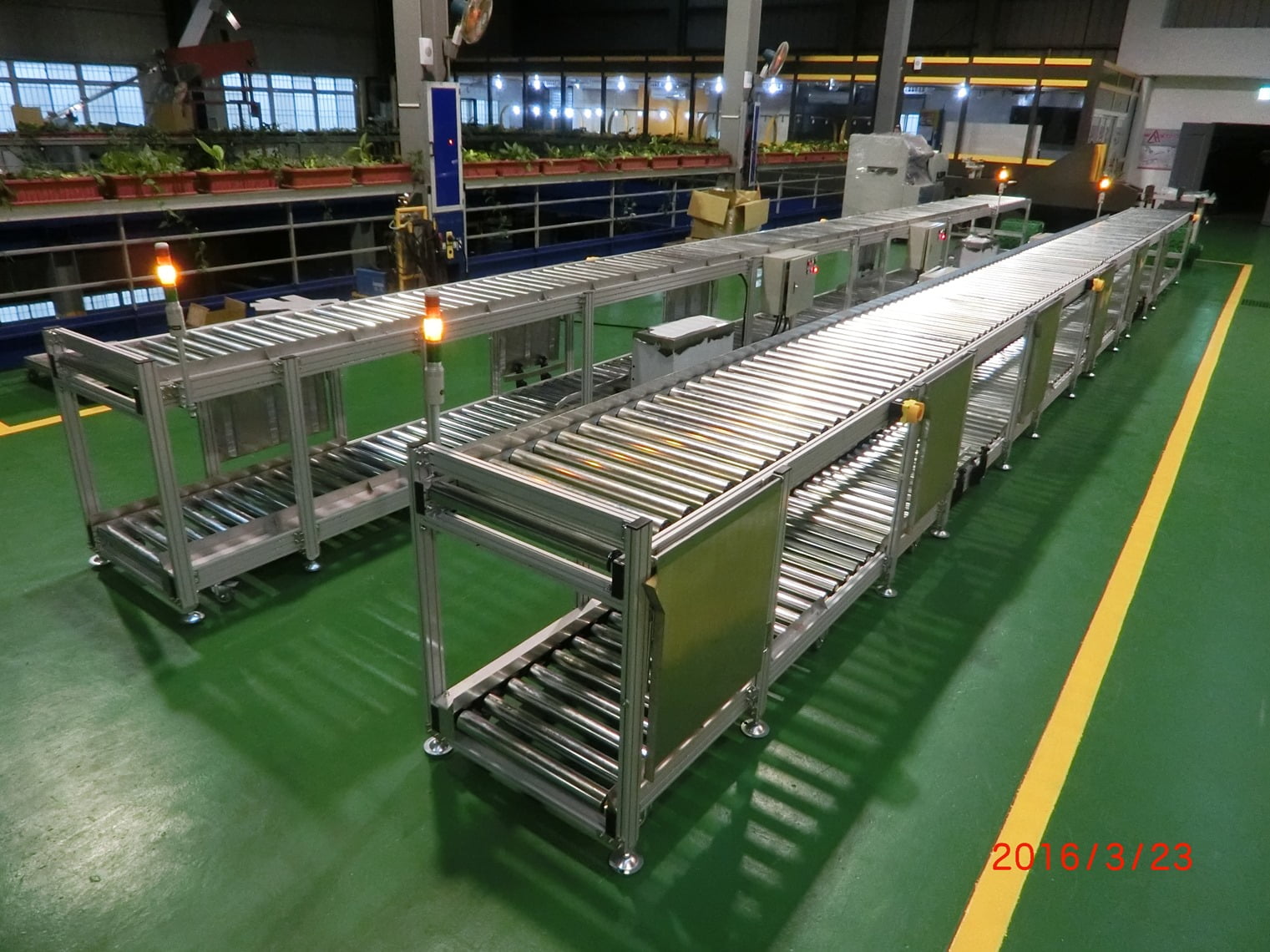 Upper Non-Powered Roller With Lower Power Roller Conveyor